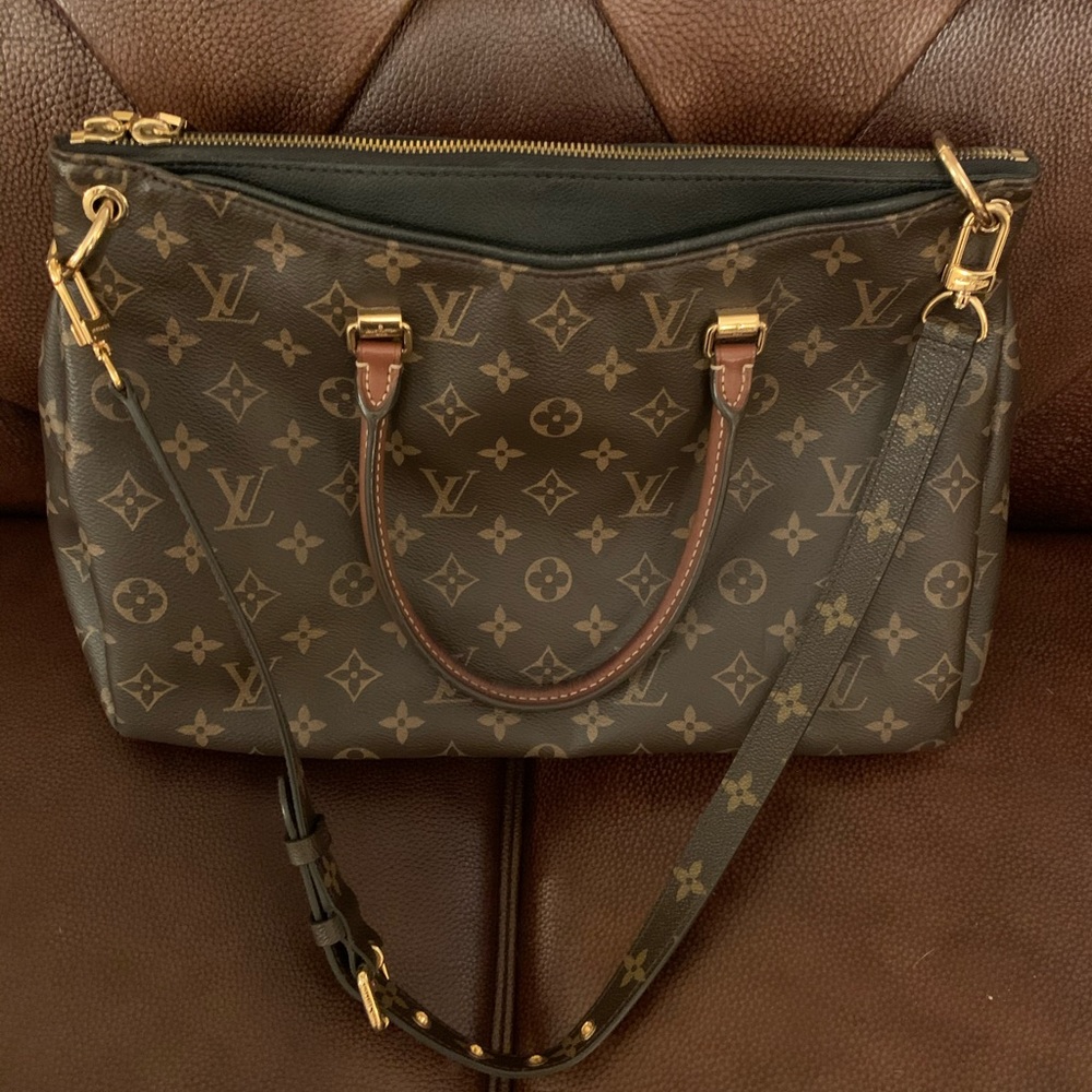 Louis Vuitton Pallas Monogram Noir purse